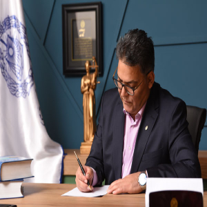 دکتر شهریار نصیری بهترین وکیل بین المللی در تهران