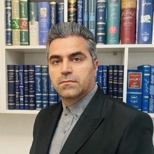 دکتر روح الله کریمی بهترین وکیل ارث در تهران