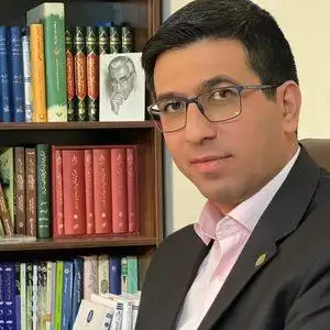امیر صادقی زاده بهترین وکیل کلاهبرداری در کرج