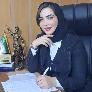 آیلار اصغری بهترین وکیل زن در کرج