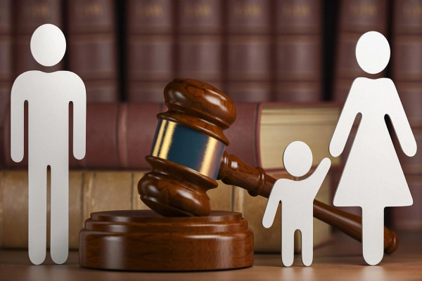 ویژگی های بهترین وکیل حضانت فرزند در تهران