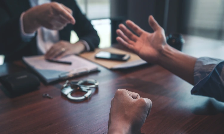 3 معیار کلیدی برای یافتن بهترین وکیل کیفری تهران