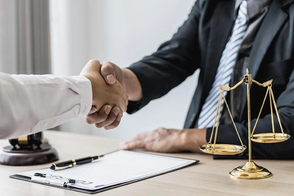 3 معیار مهم برای انتخاب بهترین وکیل در تبریز