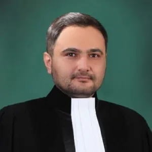 علی حیاتی بهترین وکیل اراک