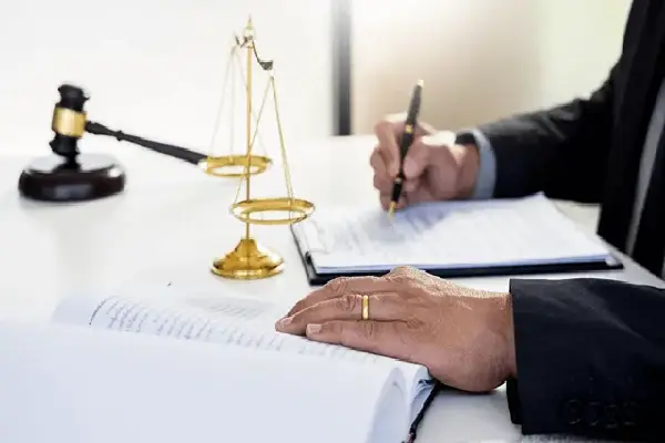 تاثیر دریافت مشاوره از بهترین وکیل در شهرکرد