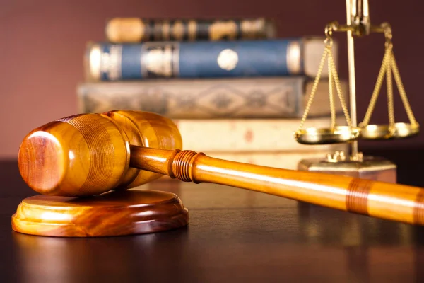 چطور و تحت چه شرایطی می توان به بهترین وکیل شیراز وکالت داد؟