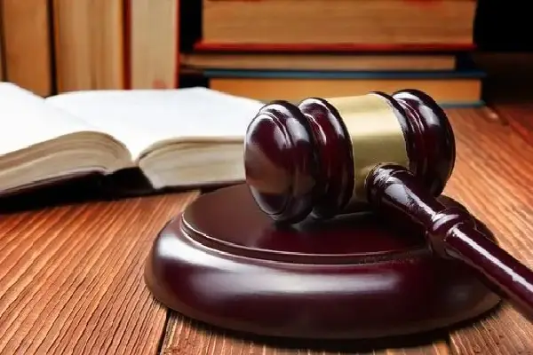 ویژگی های مهم بهترین وکیل زن در تهران