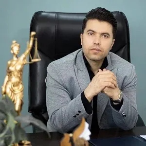 مهدی کلان فر نیا بهترین وکیل ملکی در قم