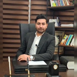 محمدرضا مشایخی بهترین وکیل نیاوران