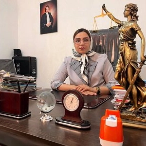 سمیه شریفی بهترین وکیل خانواده شیراز