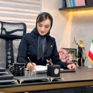زهرا عسکری بهترین وکیل زن در اهواز