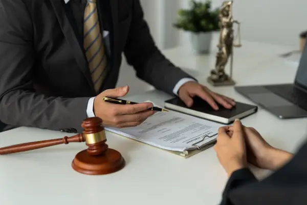 بر چه اساسی حق الوکاله بهترین وکیل تجریش تعیین می شود؟