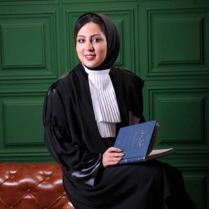 فائزه فیروزی بهترین وکیل زن کرمان