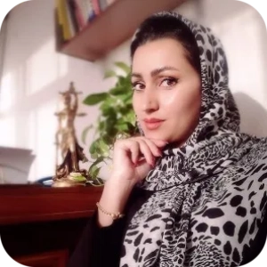 نفیسه حیدری بهترین وکیل زن اصفهان