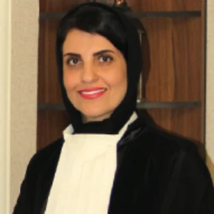 نجمه دوکوهکی وکیل زن در شیراز