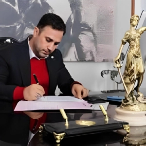 سعید نقدی بهترین وکیل قلهک