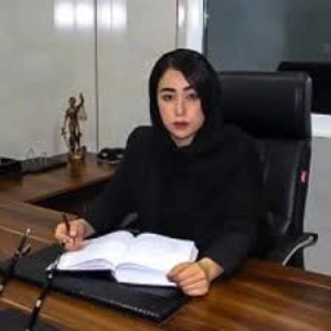 شکوفه قنبری بهترین وکیل زن اصفهان