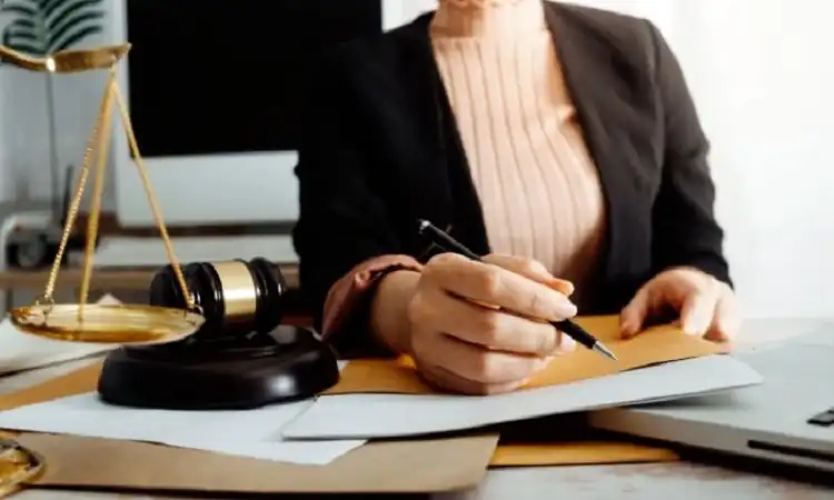 انتخاب وکیل زن در پرونده های مختلف حقوقی چه اهمیتی دارد؟