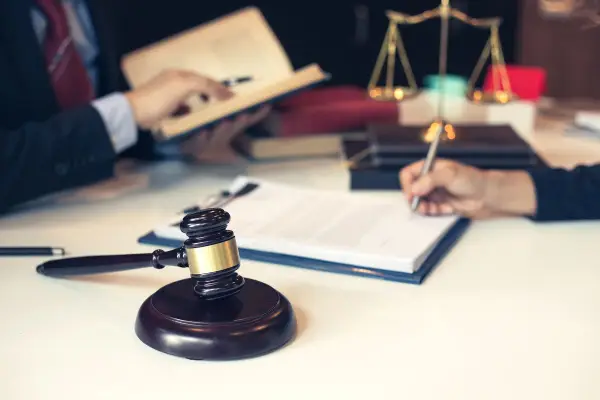 حق الوکاله بهترین وکیل در اندیشه شهریار چقئر می باشد؟