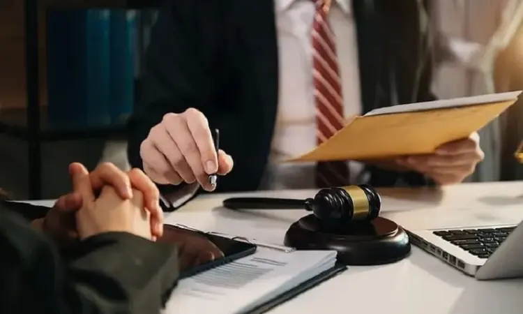 7 ویژگی مهم بهترین وکیل ساوه