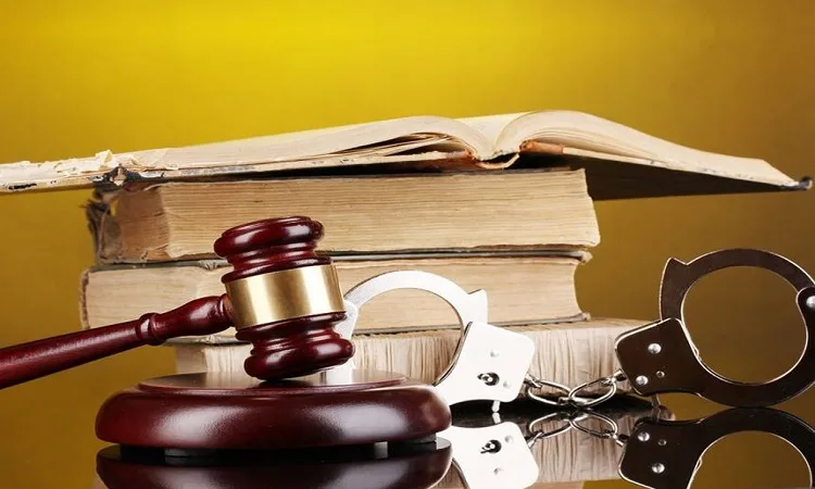 نقش وکیل کیفری در ساری در قبال موکلینش چیست؟