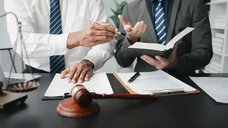 چه معیارهایی را باید برای انتخاب بهترین وکیل سیرجان در نظر بگیریم؟