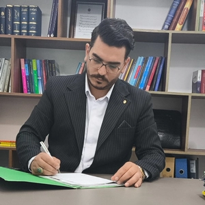 حسین علیزاده بهترین وکیل کیفری در شهریار