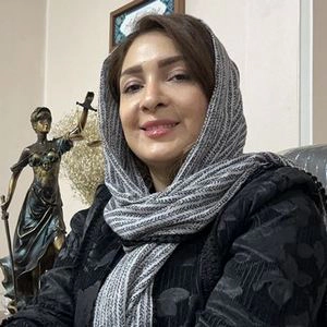 زهرا عزیزی بهترین وکیل محمدشهر