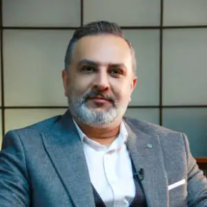 حسین صیاد بهترین وکیل بین المللی در ایران