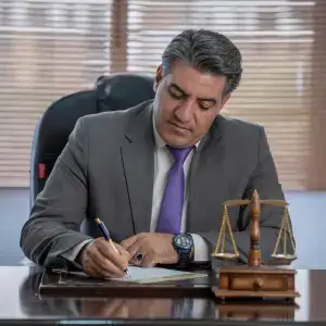 سید علی اصغر میر شجاعی بهترین وکیل ملکی در نیاوران