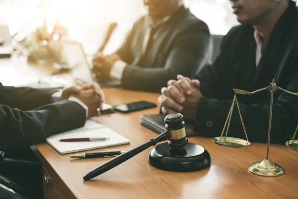 اهمیت انتخاب بهترین وکیل نظرآباد در پرونده های حقوقی