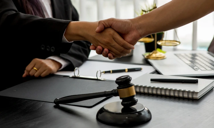 وکیل مشهد چه نقشی در پرونده های سرقفلی دارد؟