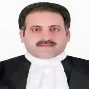 حسین زارعی بهترین وکیل کاشمر