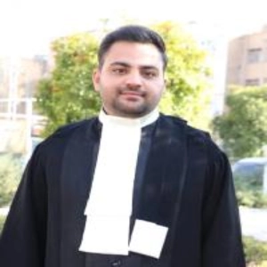 حسین مزراعی بهترین وکیل کازرون