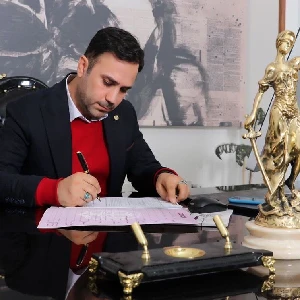 سعید نقدی بهترین وکیل اسناد رسمی در تهران