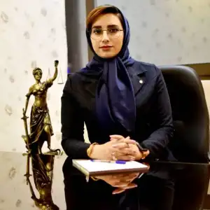 زهرا حق‌شناس بهترین وکیل قتل در اصفهان