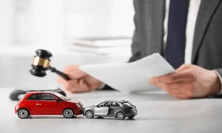 دستمزد وکلای تصادف در مشهد چقدر است؟