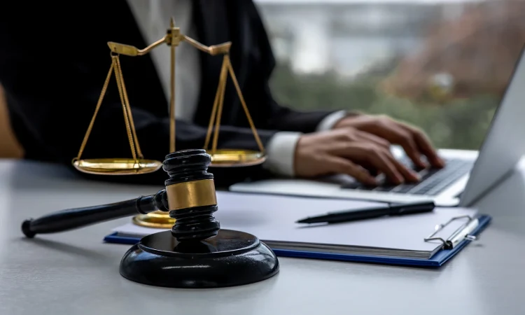 خصوصیات لازم برای یک وکیل کیفری که در انتخاب آن تاثیر می گذارد