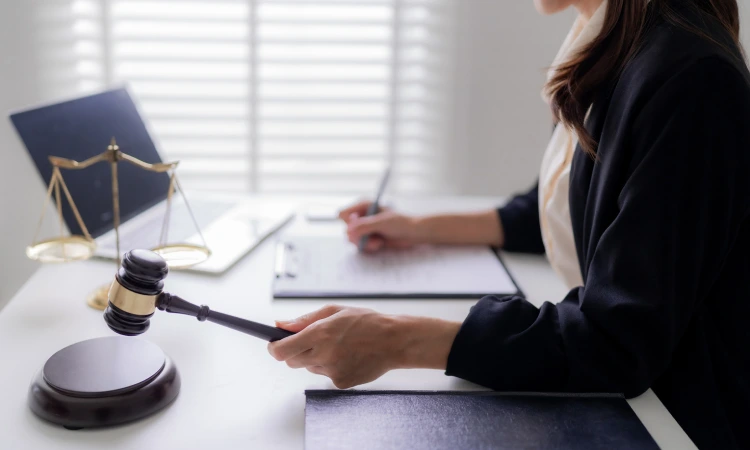 5 وظیفه وکلای زن در پرونده های حقوقی و کیفری