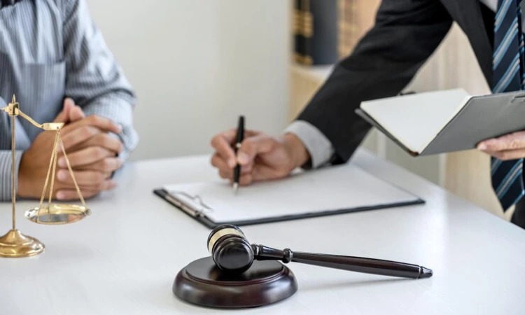 5 وظیفه اساسی بهترین وکیل پارس آباد در مسیر حل پرونده موکلان