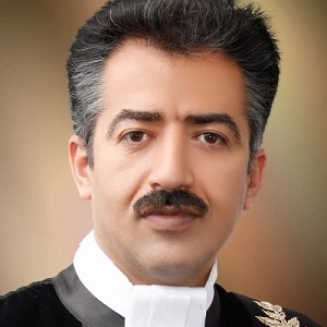 فرزاد بنی بشر، بهترین وکیل پایه یک دادگستری در سنندج