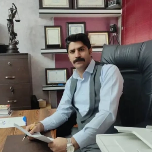 محسن حدیثی، بهترین وکیل پایه یک دادگستری در تبریز