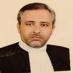 حسین محمودی - بهترین وکیل پایه‌ یک دادگستری خرم آباد