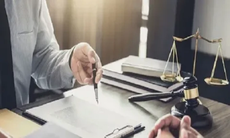 در چه شرایطی باید از وکلای پایه یک دادگستری قزوین کمک بگیریم؟