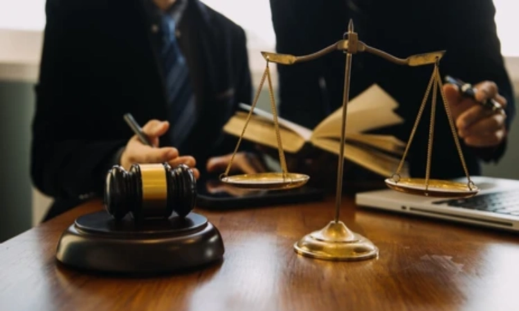 انتخاب بهترین وکلای نفقه در اصفهان بر چه معیارهایی صورت می گیرد؟