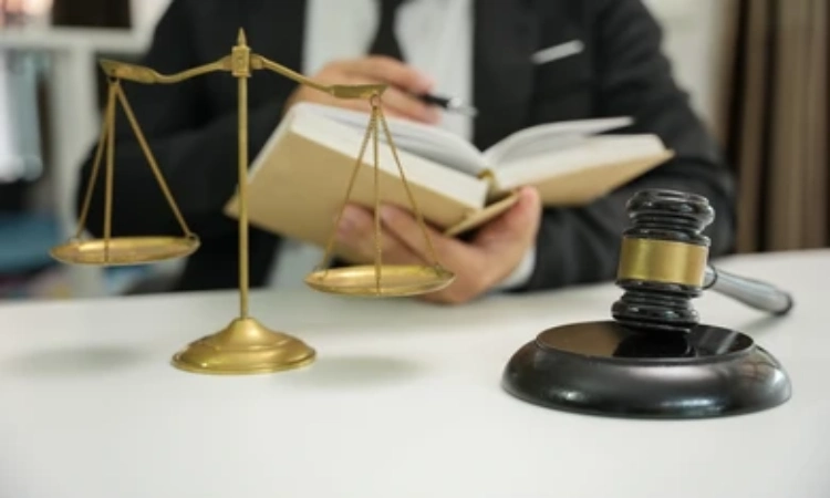 ۳ دلیل مهم برای مراجعه به بهترین وکیل ارث در رشت