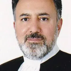 سیداحمد حسینی بهترین وکیل داوری در تهران