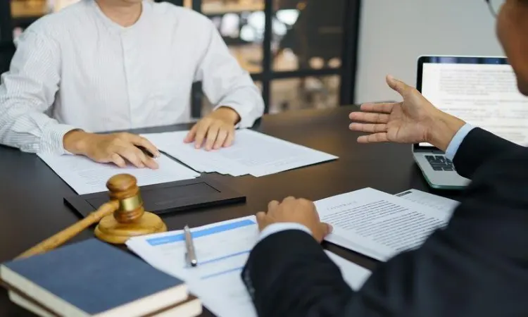استخدام وکیل منیریه چه اهمیتی برای موکلین دارد؟