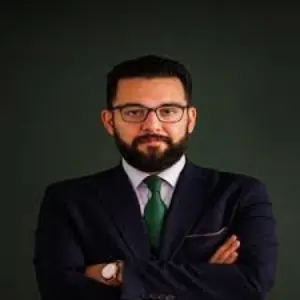 کاوه رضوانی راد بهترین وکیل شرکتی در تهران